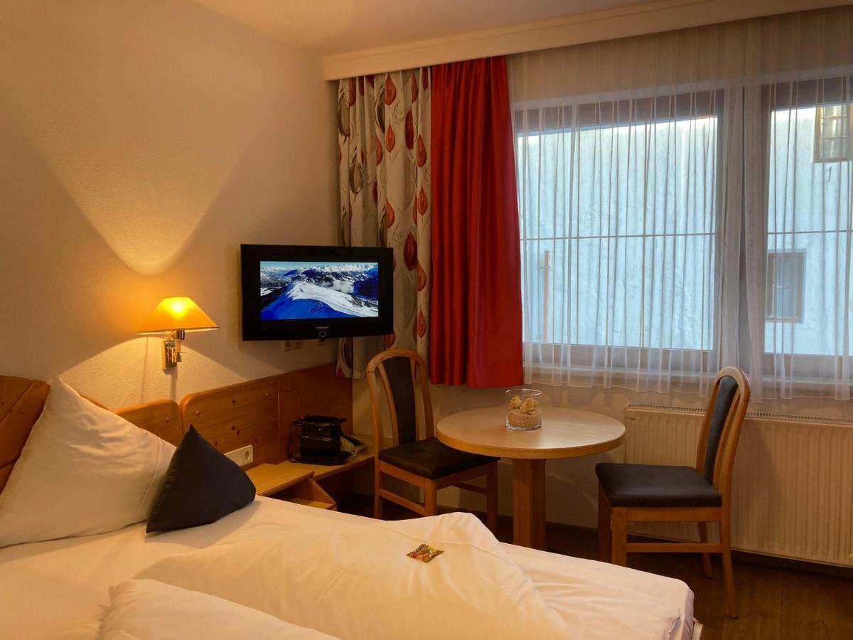 Hotel Am Roemerweg Fiss Exterior photo